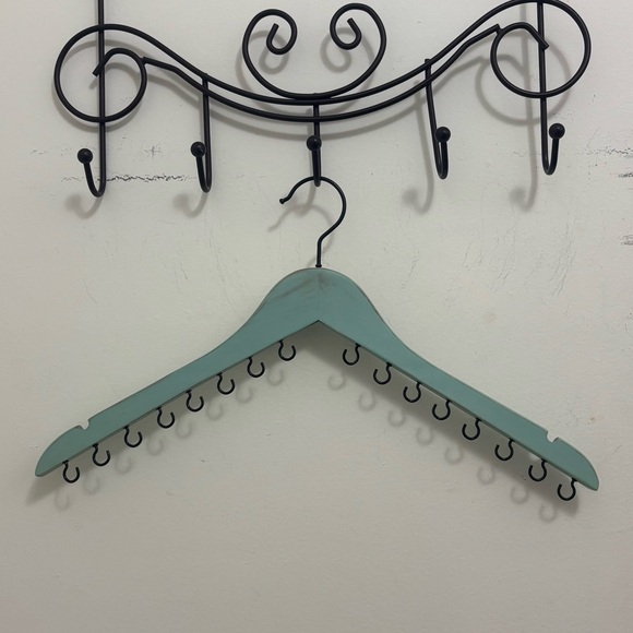 Wooden Jewelry Hanger - Picture 2 of 5